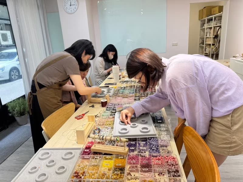 【體驗】串串手作|絢彩串珠手鍊課程(初階手作課程)