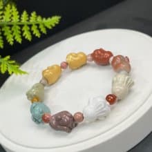 精品趣味阿拉善瑪瑙手串多彩高瓷玉化雕刻可愛飛翔小兔女大展宏圖