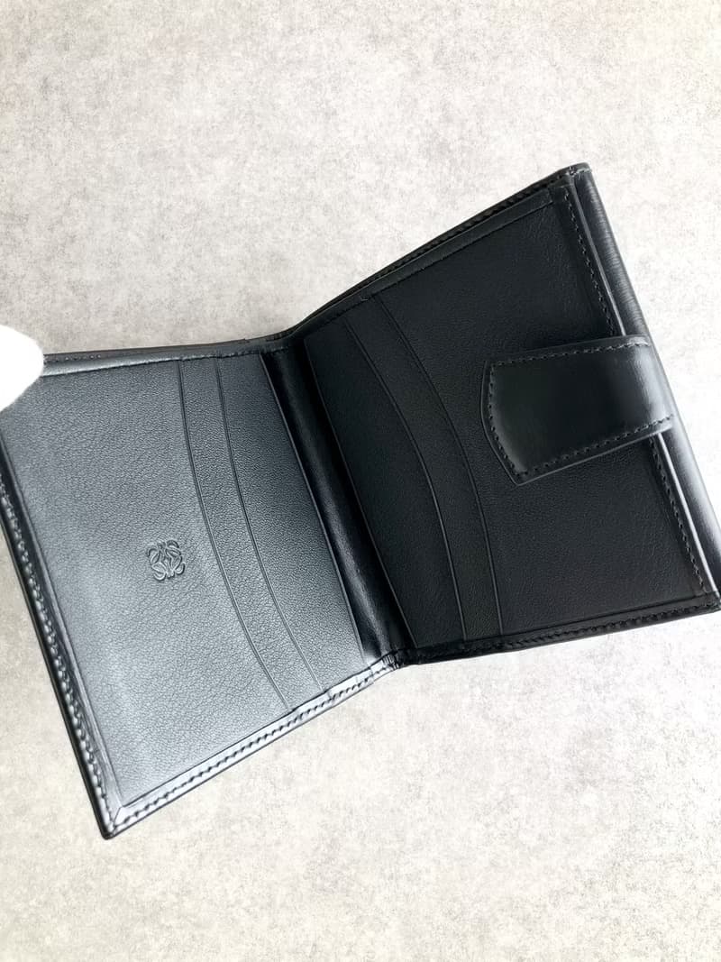 【 日本直送　名牌中古包 】LOEWE ロエベ 財布 ブラック ロゴ レザー 二つ折り vintage ヴィンテージ オールド ud6st6