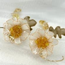 【白色野菊x黃水晶-水晶花耳環】11月生日花生日石 花言日和
