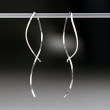 SV935(Argentium)-twist curve pierced earrings