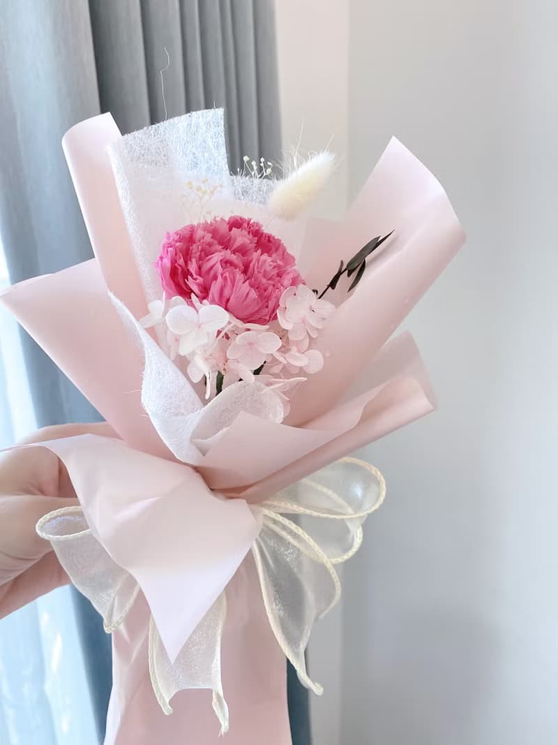 俏麗嫣紅永生康乃馨單支花束