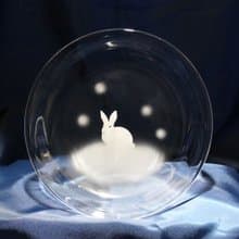 うさぎモチーフのガラス小皿  雪のうさぎたち 座り姿