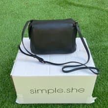 simple.she 全皮復古小方包 斜揹包 黑色