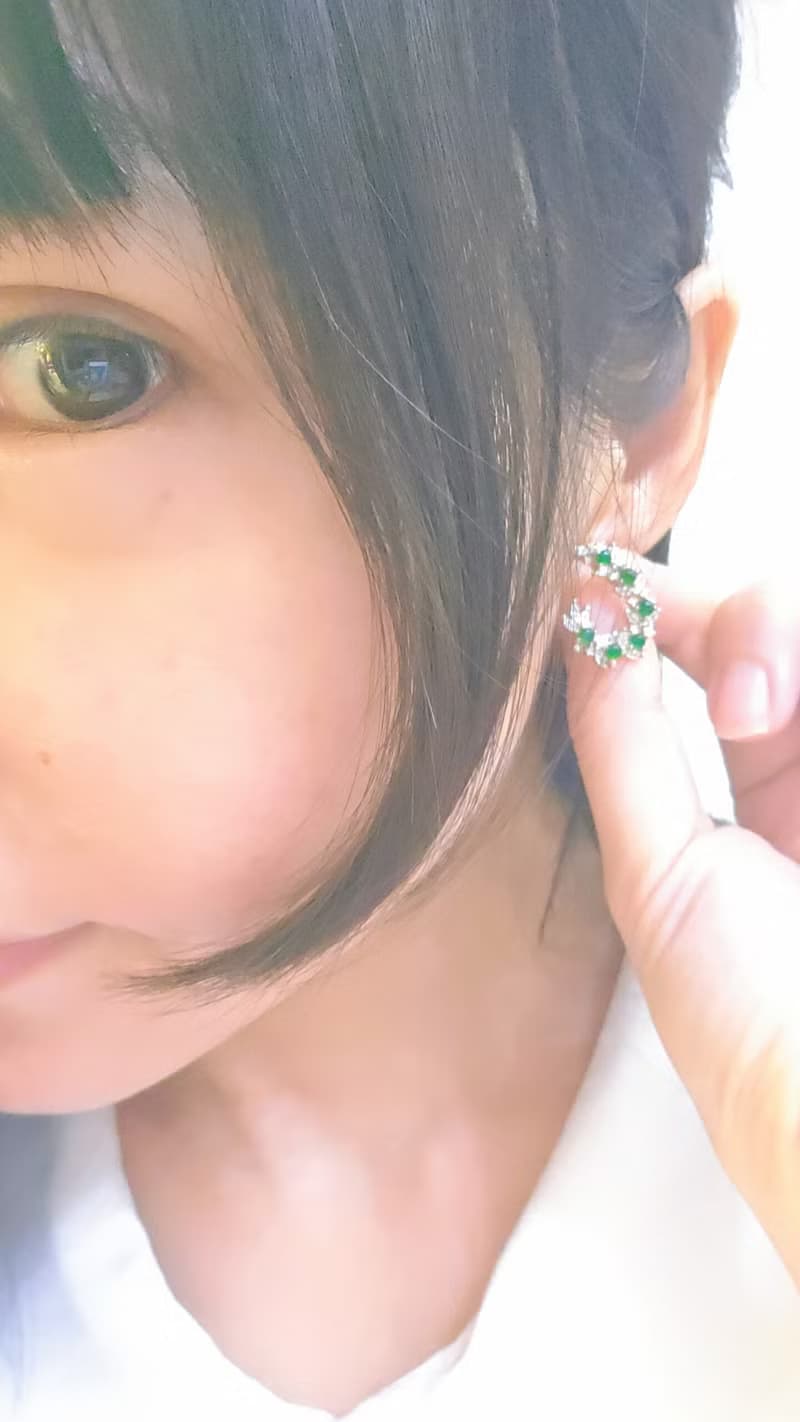 |有錢花|A貨翡翠冰玻綠蛋面3mm純銀鍍18k白花圈豪鑲款耳環