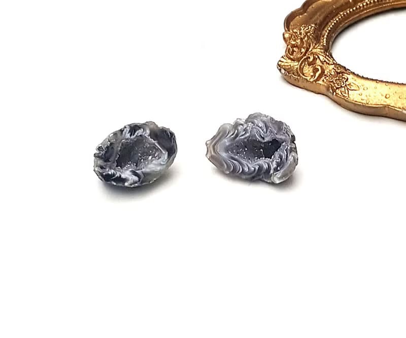 天然原石瑪瑙迷你可愛小晶洞聚寶盆瑪瑙片 辦公室 居家療癒小擺件