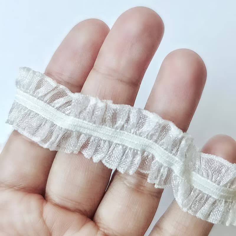 裸肌感 彈力半透花邊蕾絲choker 白 復古風