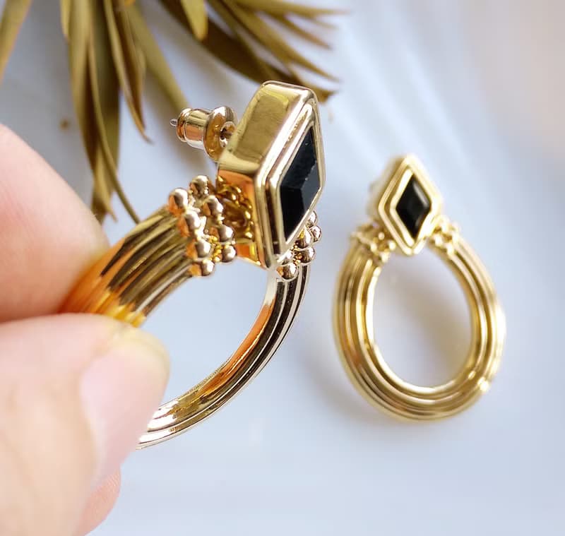Vintage Jewelry 西洋古董飾品 SWAROVSKI 經典摩登 針式耳環