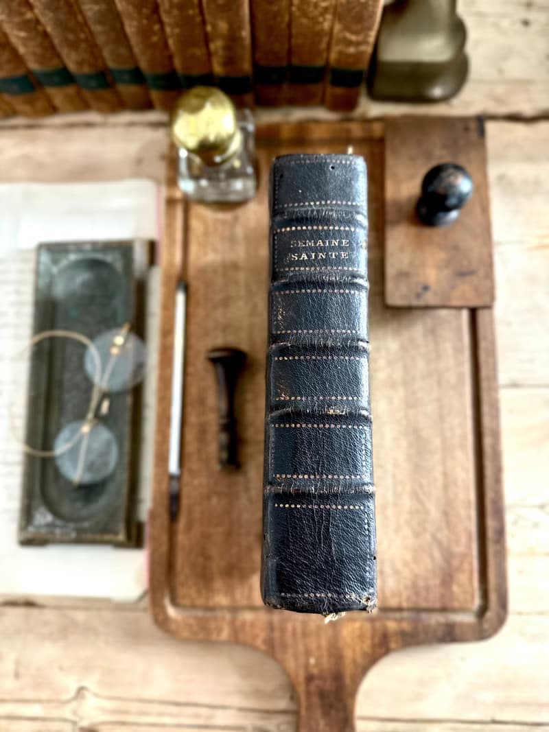 30350-法國1729年古董黑色皮革藏書L'Office de la Semaine Saint
