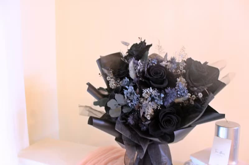 永生黑玫瑰花束 神秘黑 情人節花束 大花束 永生玫瑰