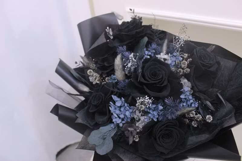 永生黑玫瑰花束 神秘黑 情人節花束 大花束 永生玫瑰