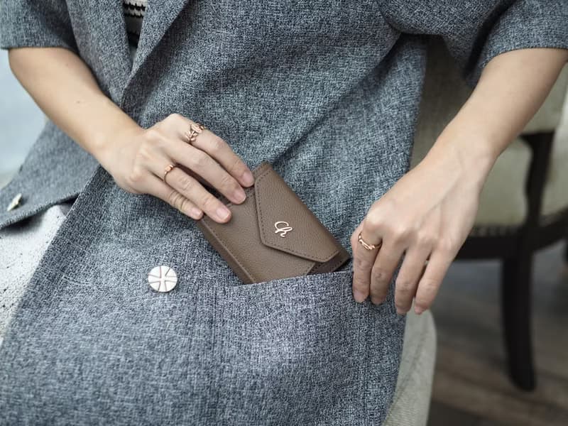 Maily (Warmtaupe) : Tri-fold wallet, short wallet, cow leather, Brown-grey
