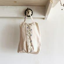 【芳小姐手作】藍紫色小花刺繡面紙套 生活儀式  小禮物 居家擺設