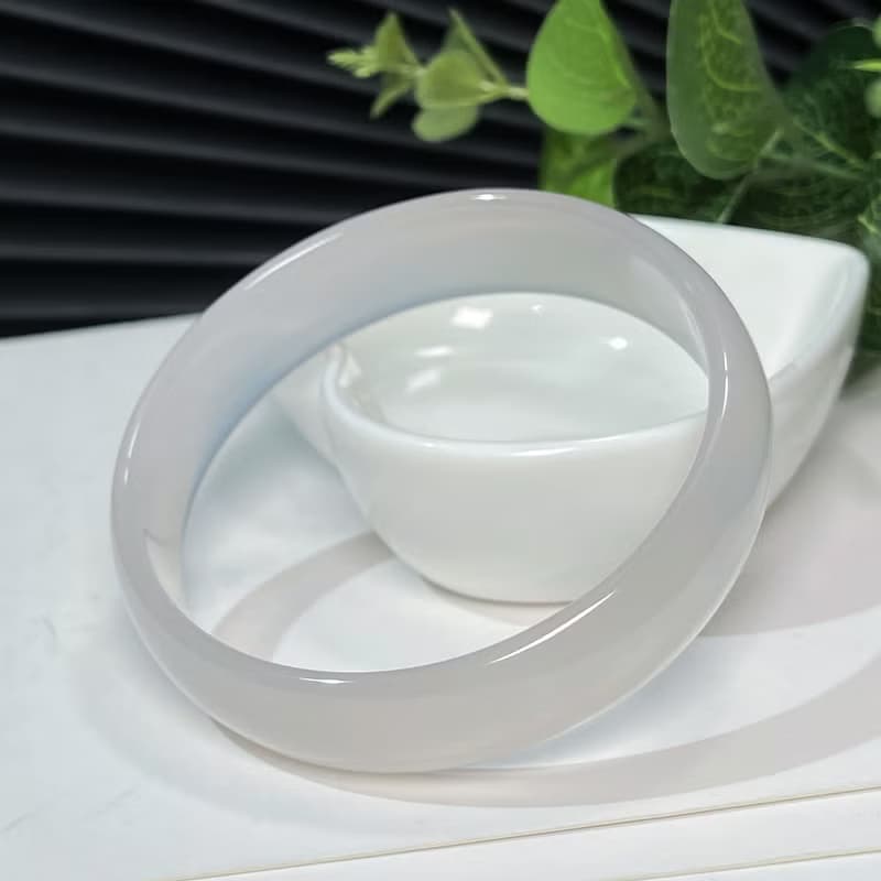 冰潤白瑪瑙手鐲58MM 小寬條透感清新白玉髓手環 皓白如凡 顯氣質