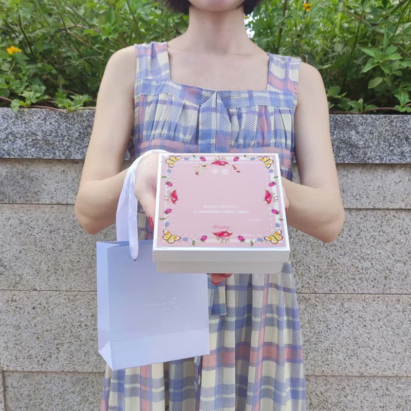 【喜樂祝福禮物】 賜下平安 ~  絲巾及絲巾扣禮盒套裝
