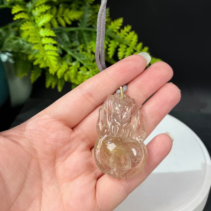 冰透金髪晶九尾狐吊墜 立體手雕發絲金紅石水晶項鏈 富貴吉祥自信