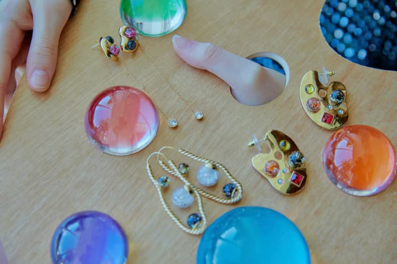 Palette Snowball Earrins 1