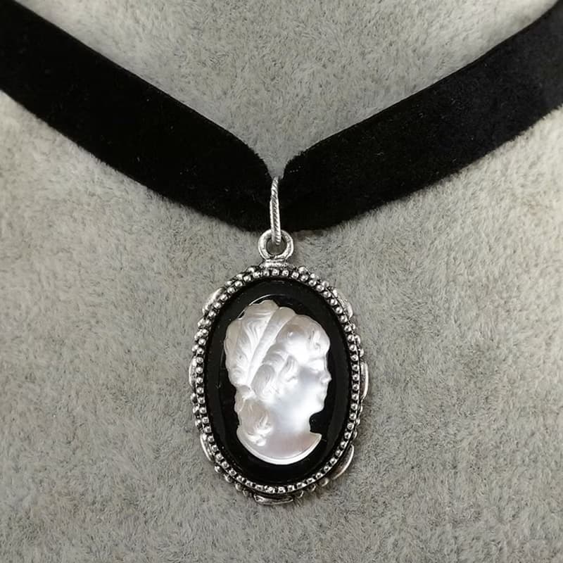 White Black Lady Girl Vintage Glass Cameo Silver Black Velvet Choker Necklace