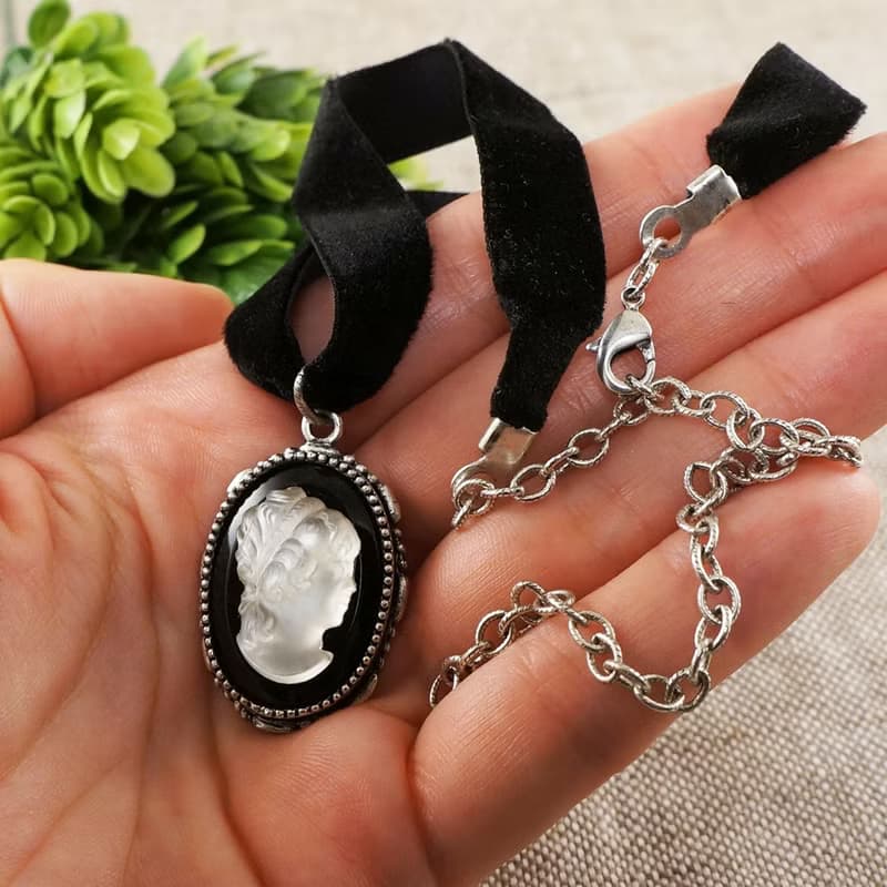 White Black Lady Girl Vintage Glass Cameo Silver Black Velvet Choker Necklace