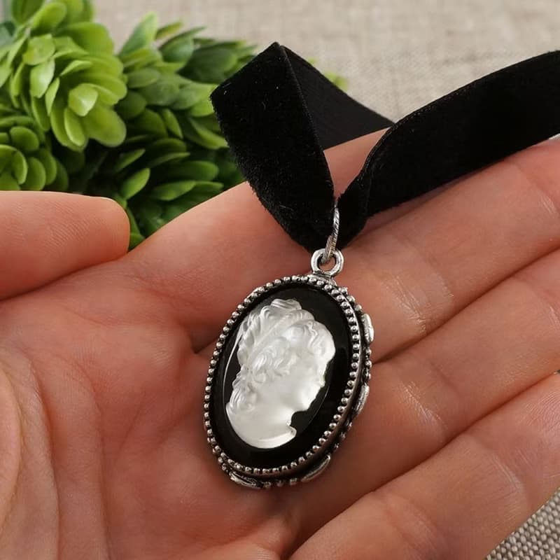 White Black Lady Girl Vintage Glass Cameo Silver Black Velvet Choker Necklace