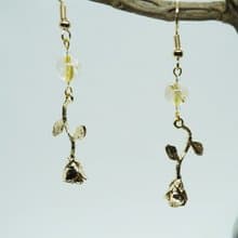 飛機耳 / 原創耳飾 /【守護】/ 鈦晶 / 施華洛世奇水晶元素