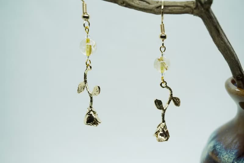 飛機耳 / 原創耳飾 /【守護】/ 鈦晶 / 施華洛世奇水晶元素