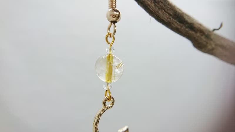 飛機耳 / 原創耳飾 /【守護】/ 鈦晶 / 施華洛世奇水晶元素