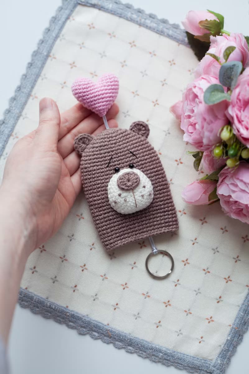 【數位】Crochet Pattern Bear with Heart Key Cover - Digital Item