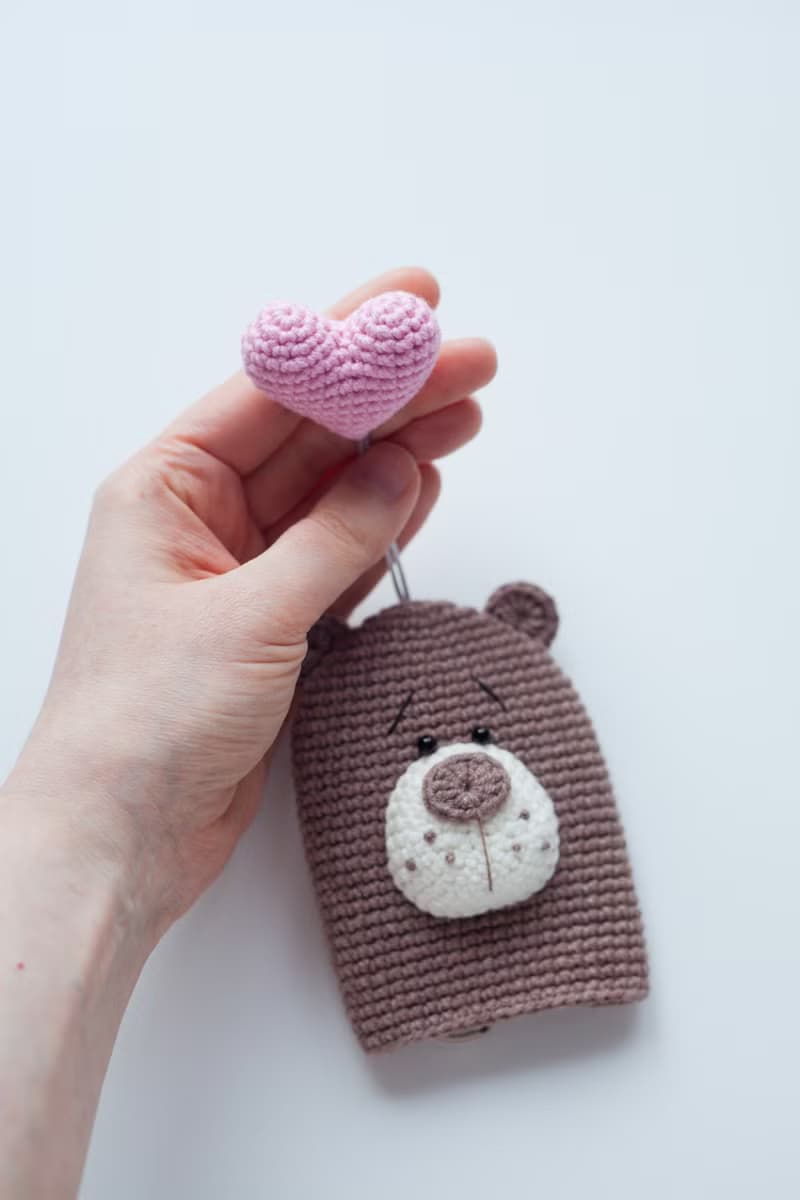 【數位】Crochet Pattern Bear with Heart Key Cover - Digital Item
