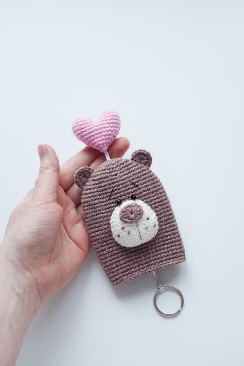 【數位】Crochet Pattern Bear with Heart Key Cover - Digital Item