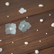 /Fiore/ 繡球花 樹脂軟水晶花 耳環/耳夾 (湖水藍)