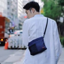 【男友禮物】防潑水多口袋旅行斜背側背小包│深藍/畢業禮物