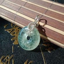 佚名山河。項鍊。簡約葡萄石平安扣。金屬編織。含鍊