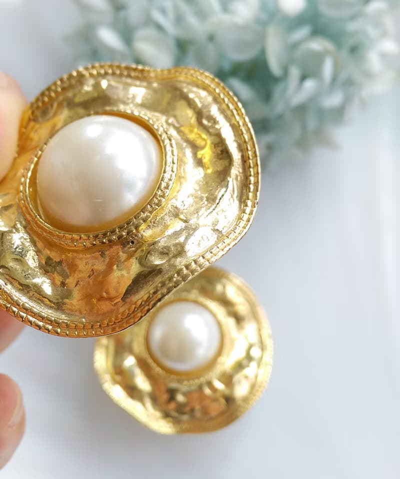 【西洋古董飾品 】金色調 波浪 優雅仿珠 大耳環 夾式耳環