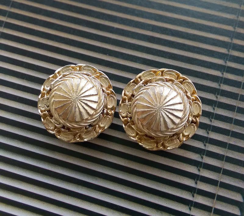 Vintage Jewelry 西洋古董飾品 金色調 經典 典雅 氣質 夾式耳環
