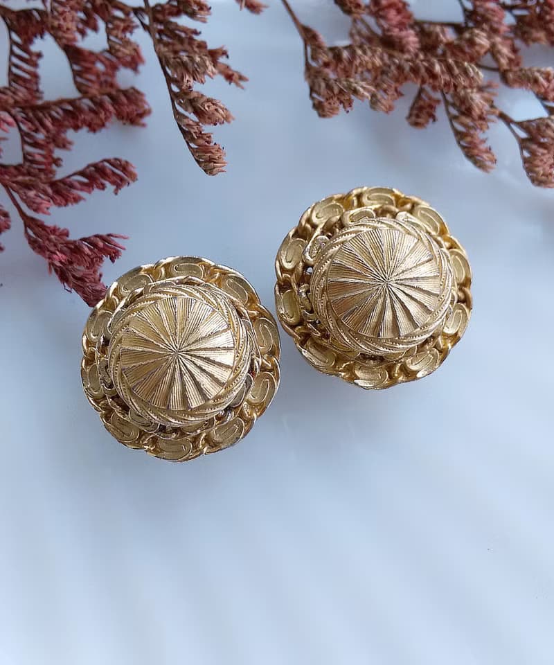 Vintage Jewelry 西洋古董飾品 金色調 經典 典雅 氣質 夾式耳環
