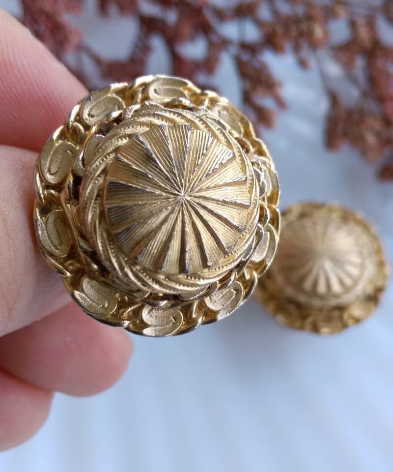 Vintage Jewelry 西洋古董飾品 金色調 經典 典雅 氣質 夾式耳環