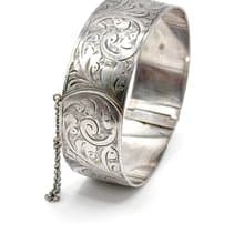 不朽古董珠寶系列——英國銀匠手工・經典刻花純銀扣環手鐲