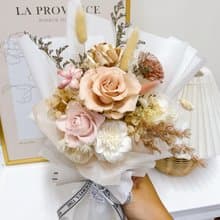 白咖啡花束 永生花 奶茶 情人節 畢業 生日 告白 求婚 乾燥花
