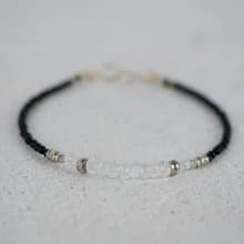 ブルームーンストーンとオニキスのブレスレット