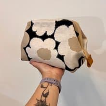 【現貨】經典花語北歐風大花卉支架口金包/卡其花影
