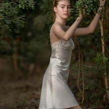 絲柔光璨深V連身裙