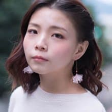 Psyche 粉色裙擺薄紗水晶細耳針耳環