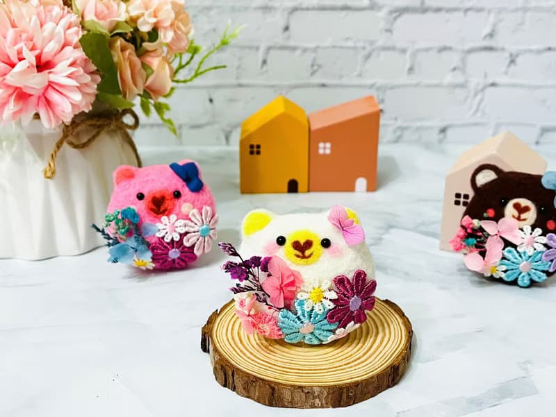 花束小熊羊毛氈胸針