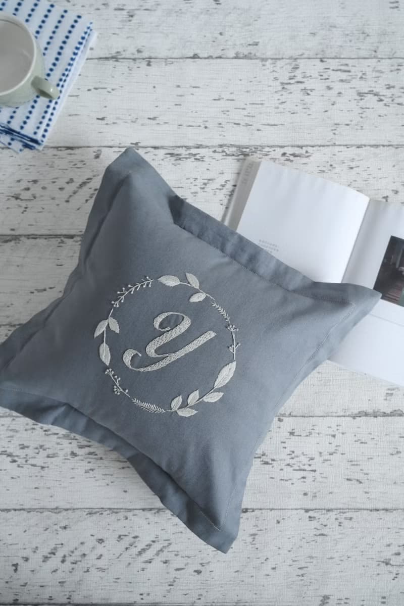 歐式寬邊刺繡小抱枕套 材料包 自選字母 寫你的名字!