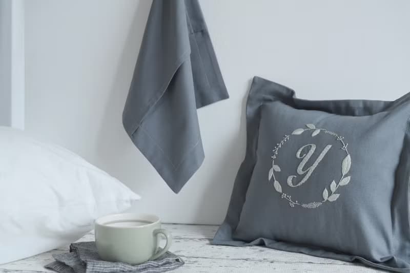 歐式寬邊刺繡小抱枕套 材料包 自選字母 寫你的名字!