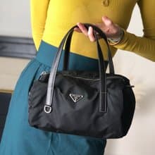 【 日本直送　名牌中古包 】PRADA プラダ ハンドバッグ ブラック トライアングルロゴ ナイロン ミニボストン vintage ヴィンテージ  cvhbuf