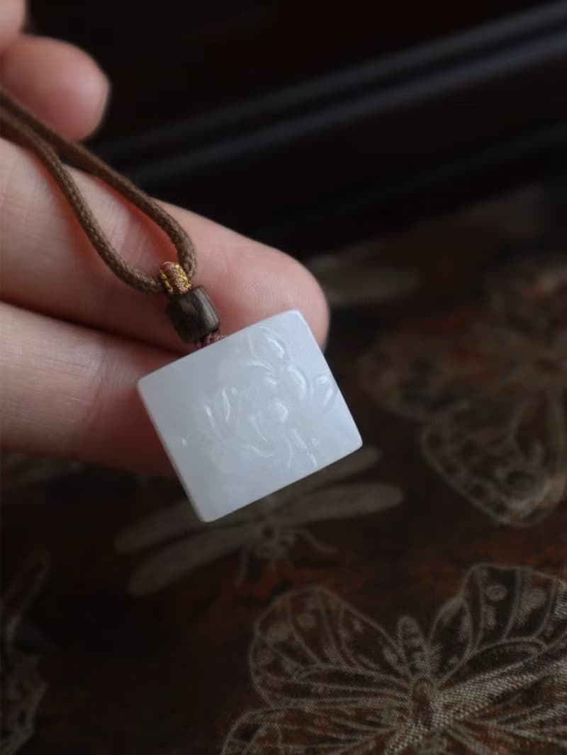 天然和田玉羊脂玉雕花無事牌吊墜項鏈白潤細膩平安喜樂順遂無憂