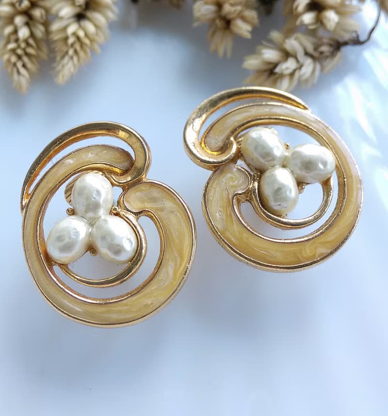 Vintage Jewelry 西洋古董飾品 AVON 優雅 線條仿珠 夾式耳環