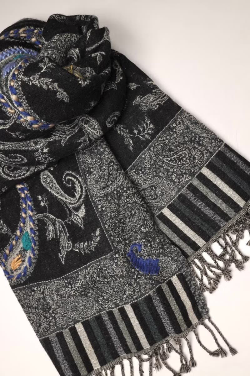 【母親節禮物】喀什米爾水煮羊毛手工刺繡圍巾披肩黑色腰果花保暖
